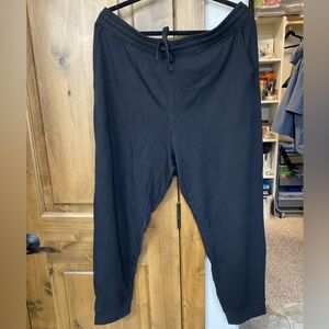 Lou & Grey Black Signaturesoft Sweatpants